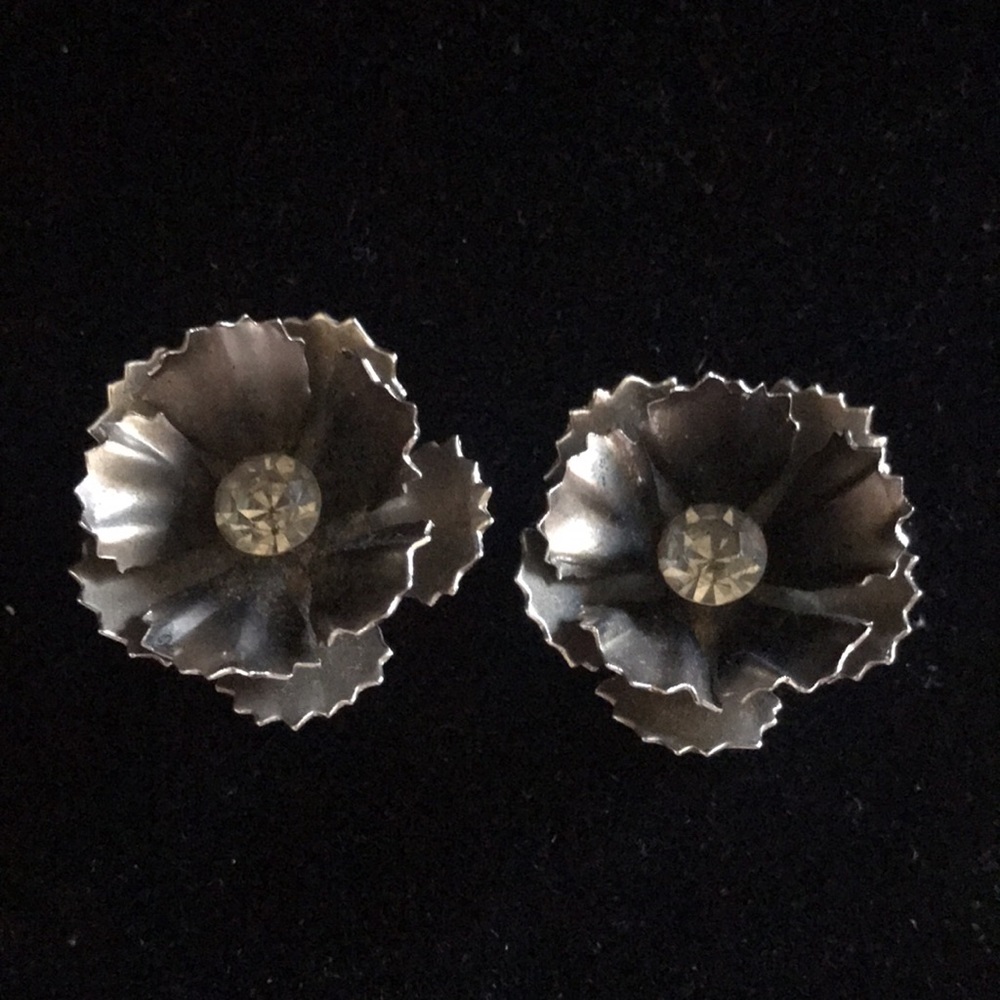 Vintage Coro silver tone clear rhinestone clip on earrings